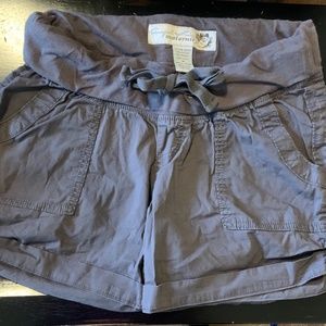 Maternity shorts